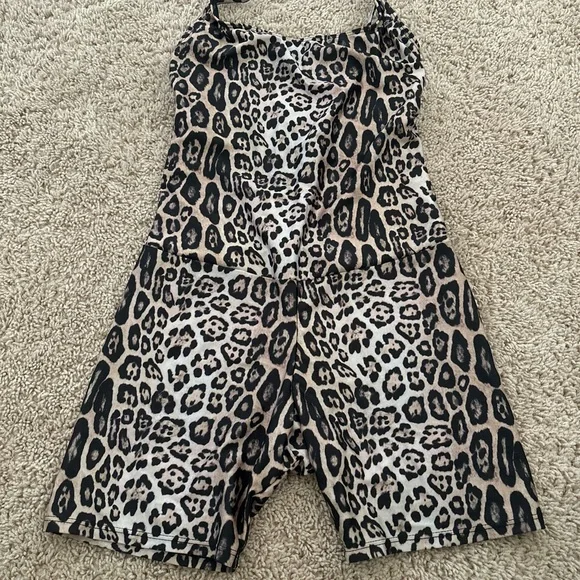 Onzie Leopard Print Jumpsuit - Picture 4 of 6